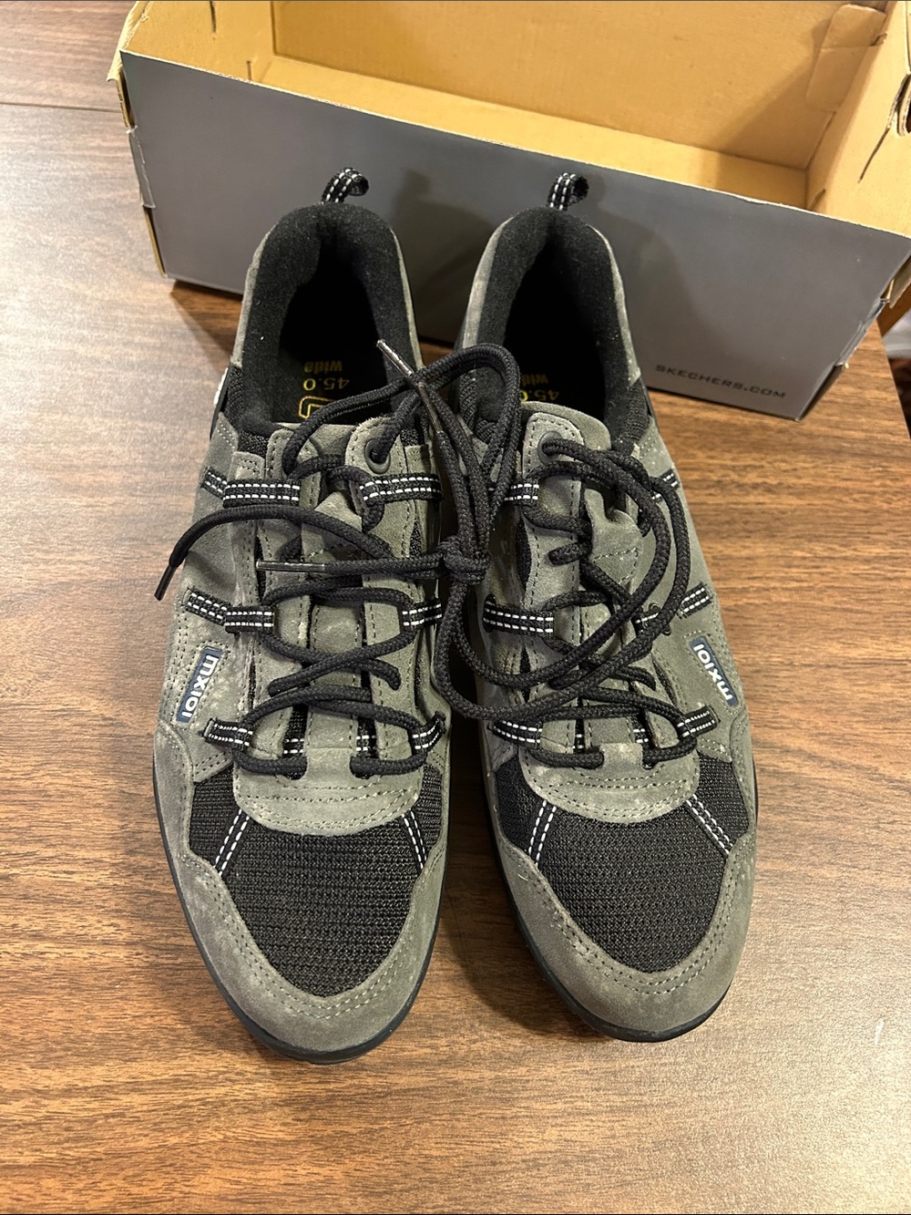 Men's Olive and Black Casual Lace-Up Sneakers
